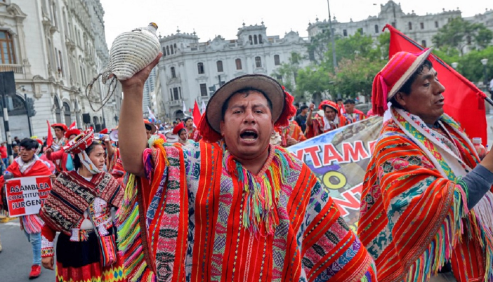 Perú en vilo por adelanto de elecciones