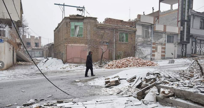 Tres muertos y 400 heridos deja terremoto en Irán