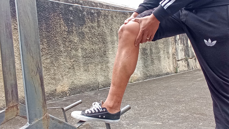 Deportistas son propensos a sufrir bursitis en las rodillas