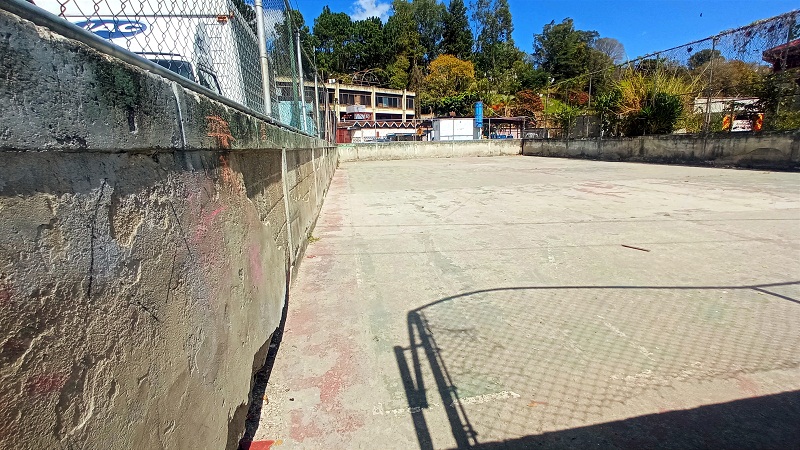 Cancha de Santa Eduvigis en total abandono