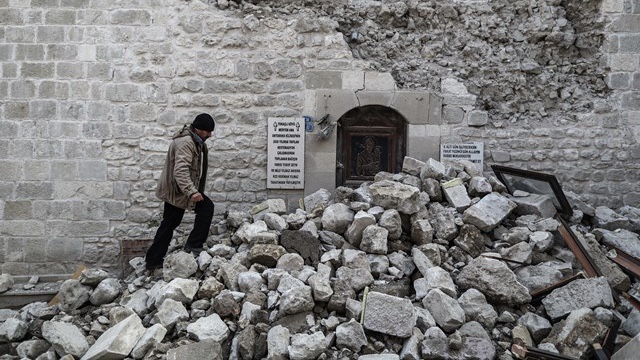 Suben a más de 33 mil los muertos en Turquía y Siria por el terremoto