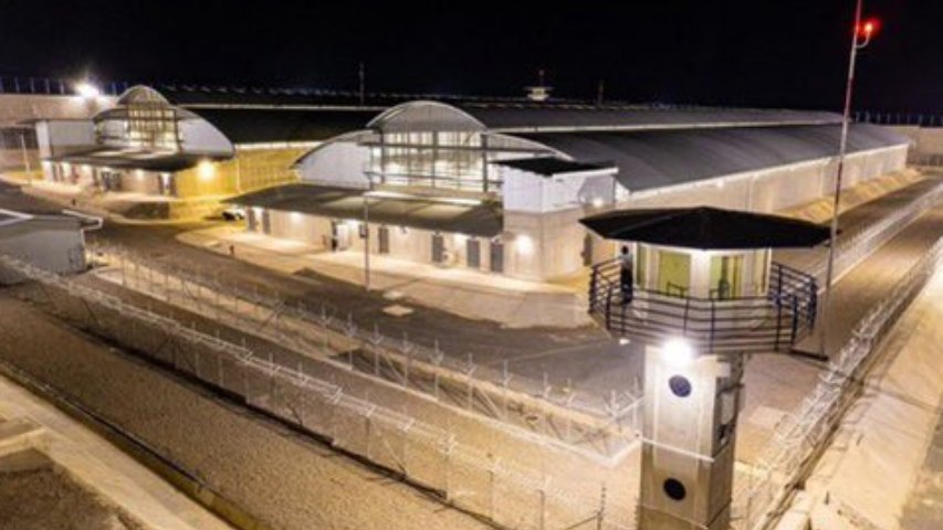 El Gobierno de El Salvador trasladó a 2.000 pandilleros a la nueva prisión