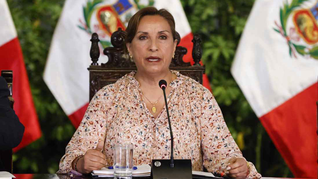 Perú retira a su embajador en México tras críticas de López Obrador