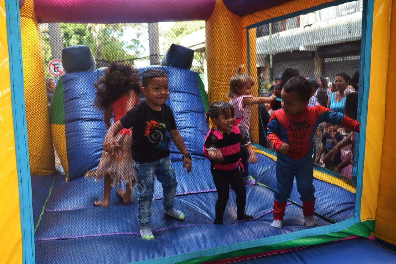 Actividades recreativas disfrutaron los niños en los Carnavales Guaicaipuro 2023