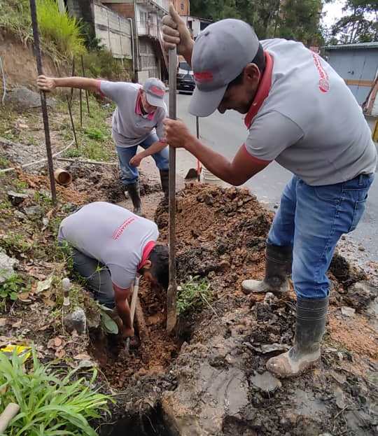 Hidrocapital restablece servicio de agua en el sector El Joropo