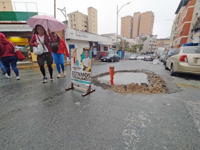 <strong>Serviguaicaipuro elimina hueco de la avenida Bolívar</strong>