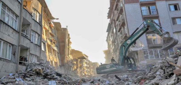 Sube a 44.330 la cifra de muertos por terremotos en Turquía y Siria