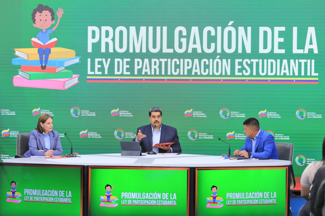 Maduro promulgó la Ley de Participación Estudiantil