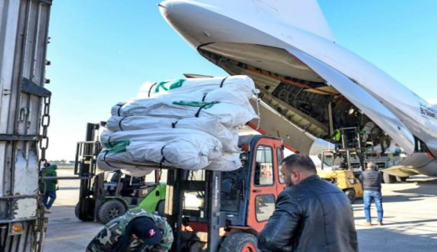 Un primer convoy de ayuda llega a zonas rebeldes de Siria