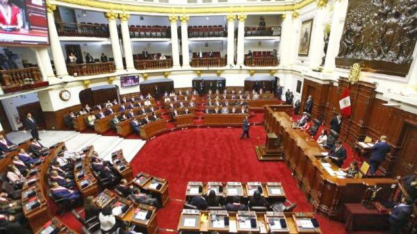 Congreso de Perú debate otra denuncia contra Pedro Castillo