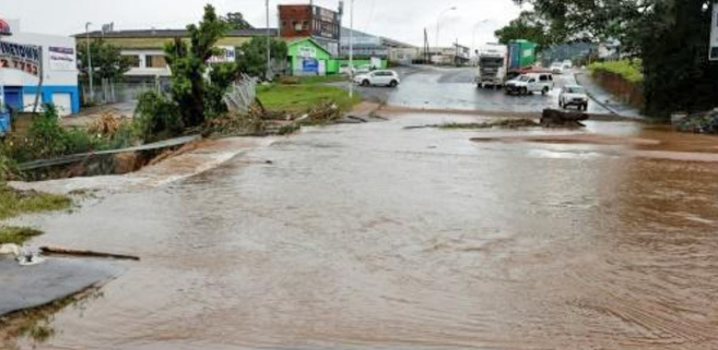 12 personas mueren en inundaciones en Sudáfrica