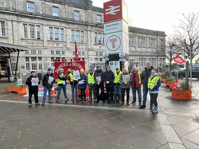Huelga paraliza transporte ferroviario en Reino Unido