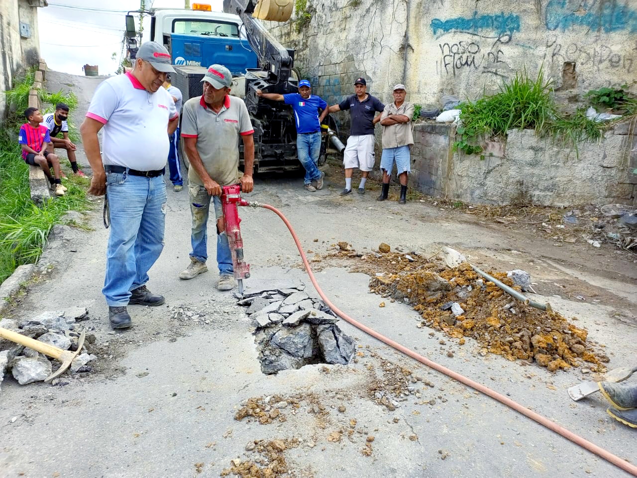 <strong>Hidrocapital reemplaza tubería dañada en Calle Unión</strong>