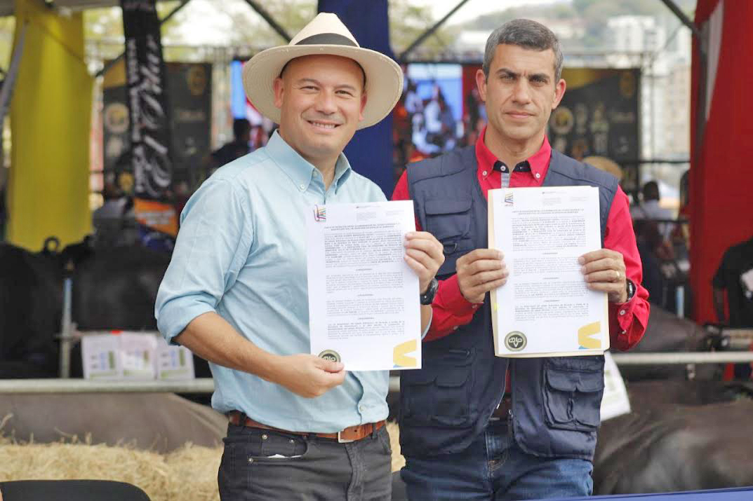 Firman convenio para fomentar la cría de búfalos en Miranda