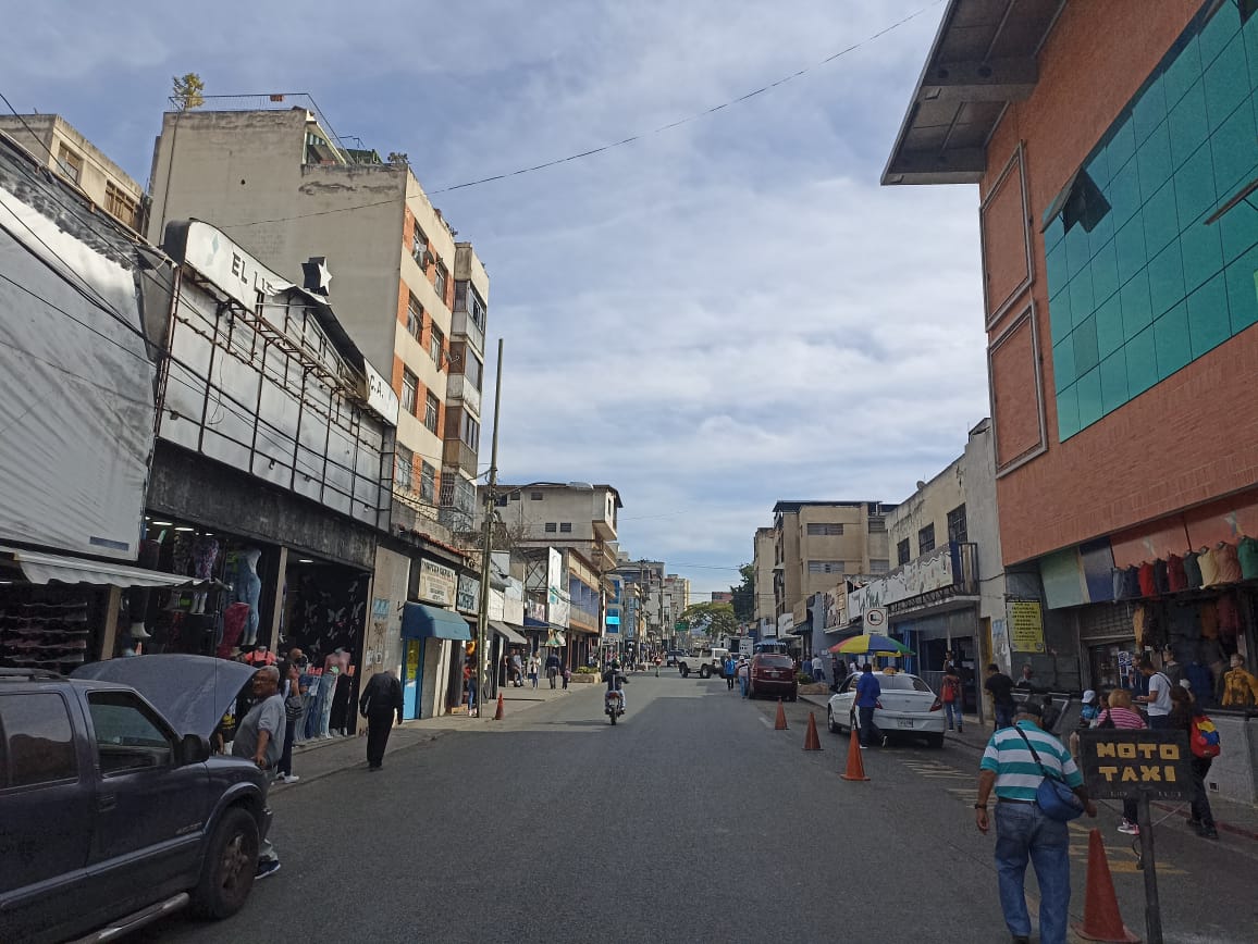 Comerciantes se sienten en un callejón sin salida