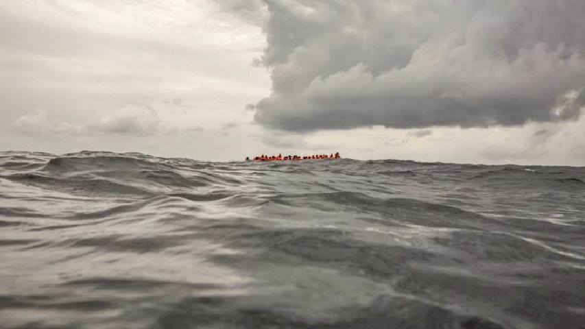 Ocho muertos al naufragar dos botes frente a las costas de California