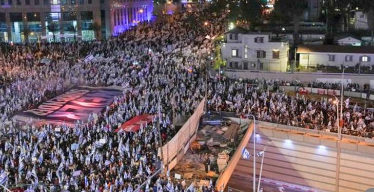 Multitudinarias protestas contra el gobierno continúan en Israel