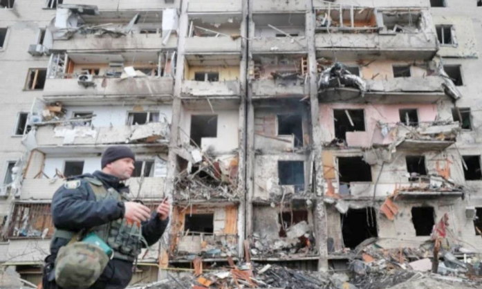 Cuatro civiles muertos en un ataque con drones cerca de Kiev