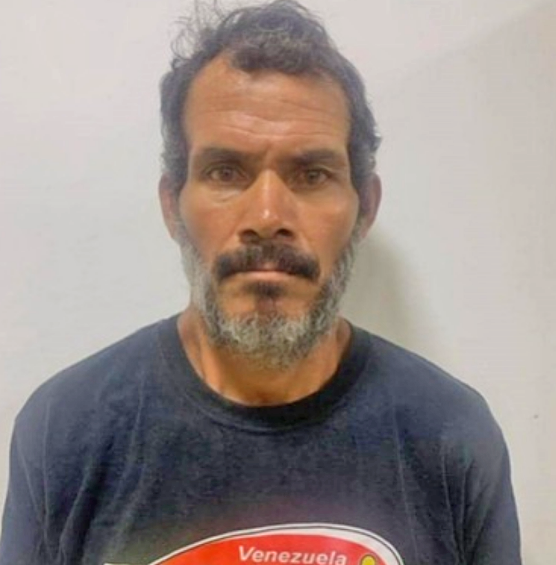 Mató a su hermano tirándole una enorme piedra en la cabeza