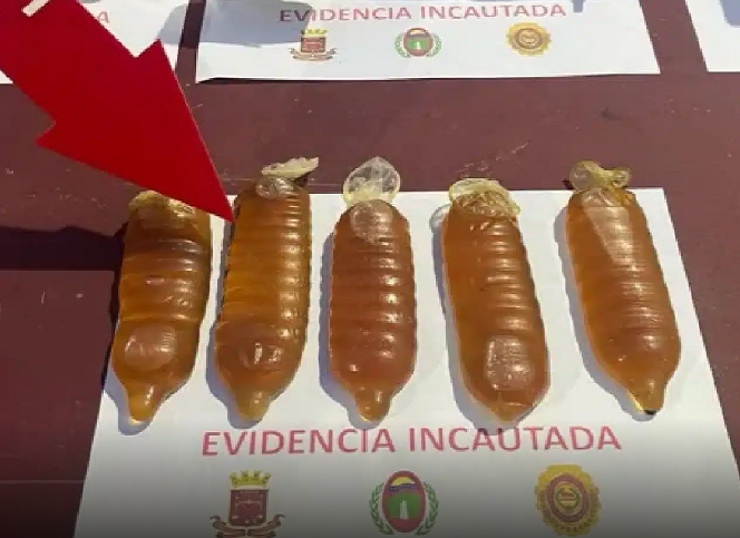 Incautaron condones con cocaína líquida