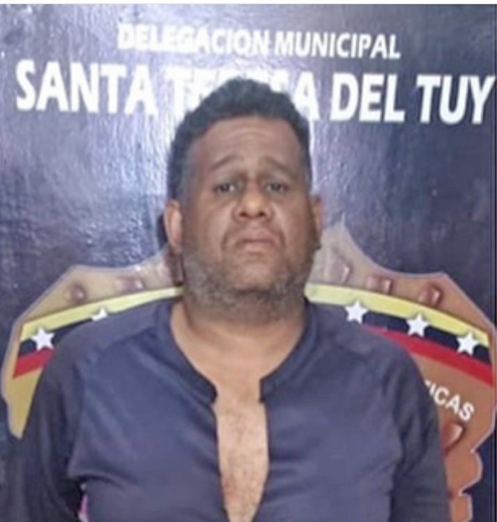 Captaba jóvenes por Facebook para luego violarlas