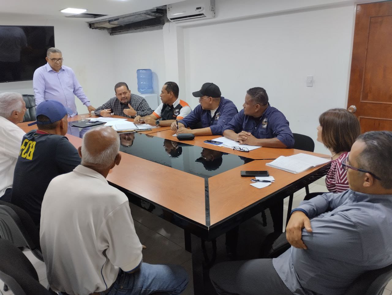 Piden a comerciantes morosos con el aseo ponerse al día