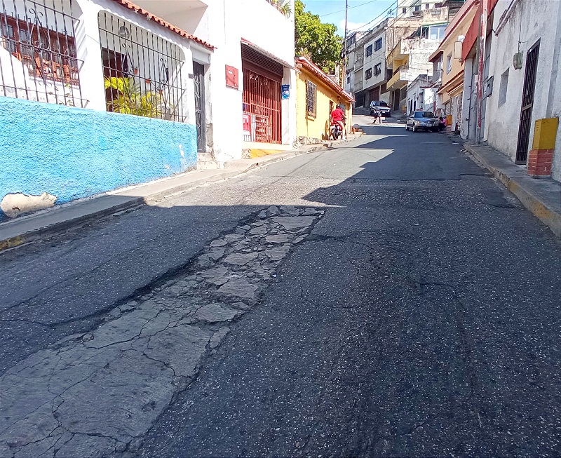 <strong>Tronera continúa dificultando el paso en la Subida del Guácharo</strong>