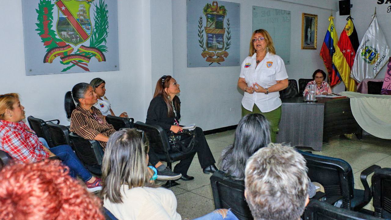 Imparten taller de autoestima en Concejo Municipal de Carrizal