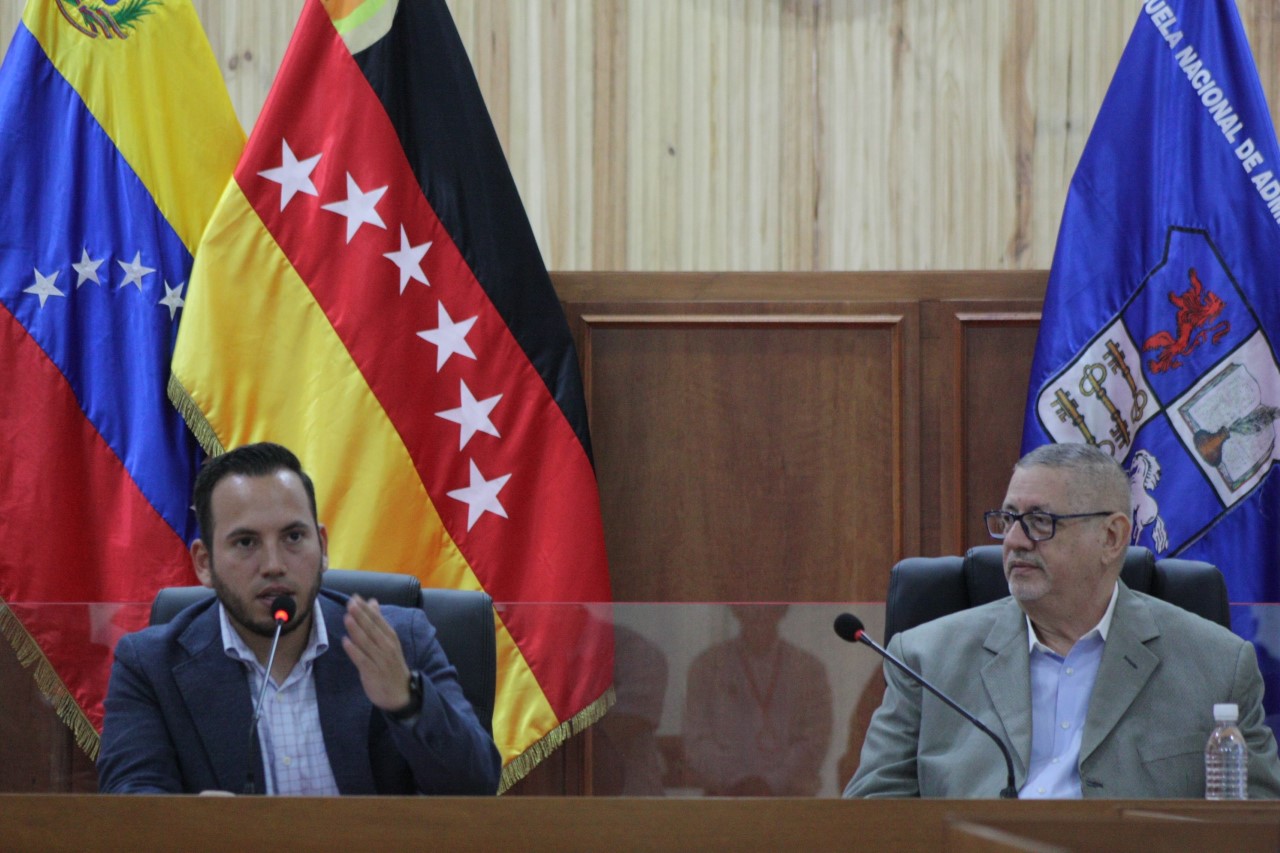 Clebm y escuela de Hacienda <strong>suscriben acuerdo</strong>