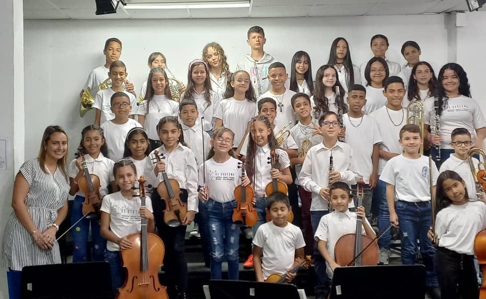 Orquesta Sinfónica Infantil debuta en estación del Metro