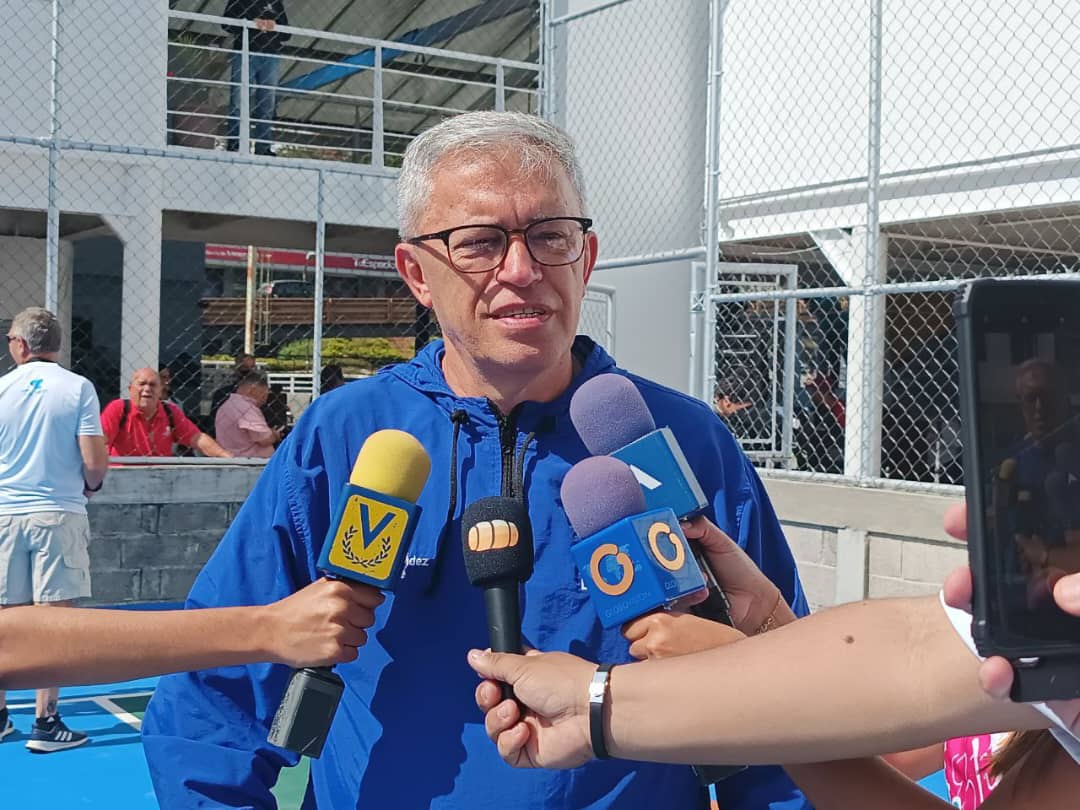 Fernández promete inaugurar el gimnasio vertical antes de terminar el 2023