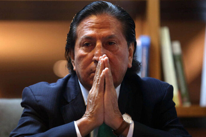 Alejandro Toledo se entregó a la Justicia estadounidense para ser extraditado
