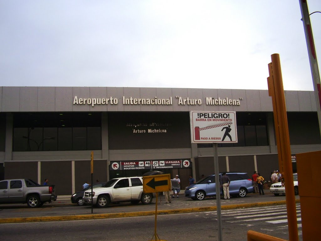 Robaba material estratégico en aeropuerto de Valencia