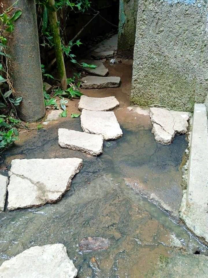 Bote de aguas servidas de El Yati afecta a vecinos del callejón Castillo