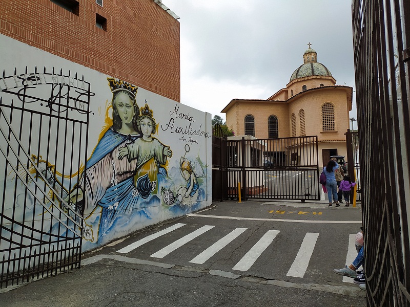 Padres prefieren inscribir a sus hijos en colegios AVEC