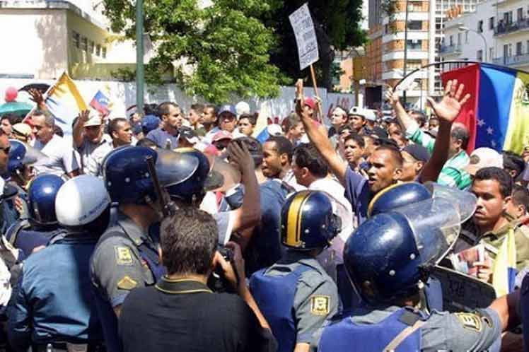 “El 11A el pueblo defendió la democracia de los intereses de las élites”