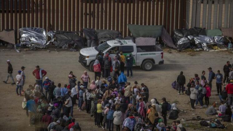 Migrantes esperan el fin del Título 42 en frontera México con EEUU