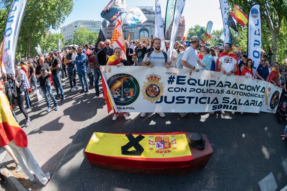 Miles de policías españoles piden subidas salariales y pensiones «dignas»