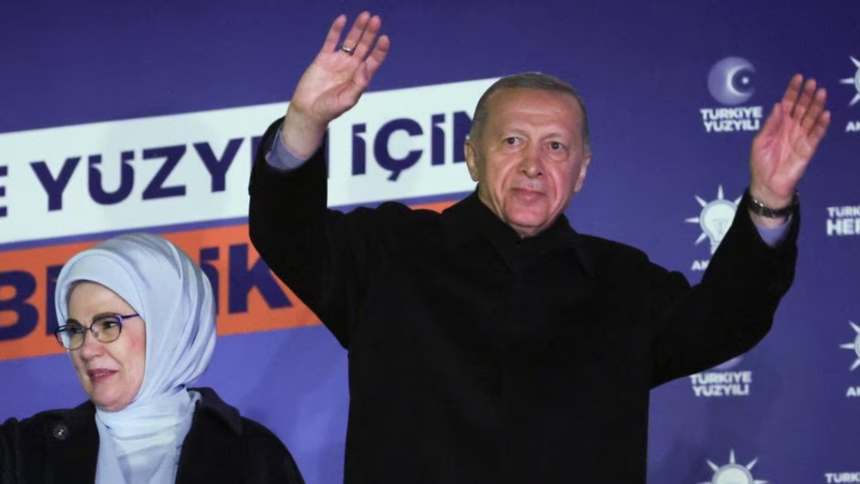 Erdogan afronta con ventaja la reelección en segunda vuelta