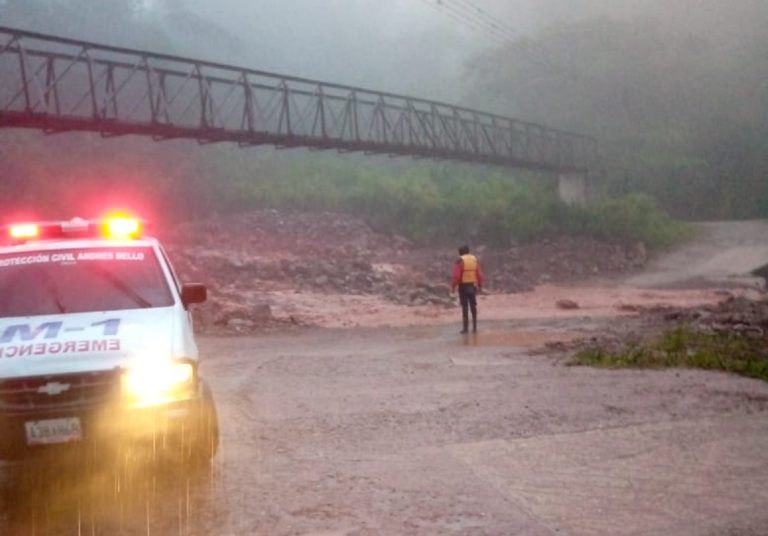 Fuertes lluvias anegaron una veintena de viviendas en Táchira