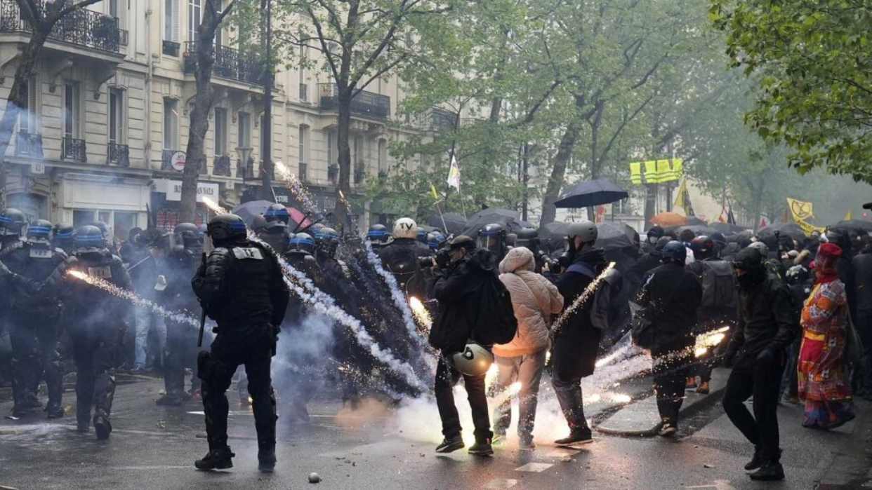 El 1º de Mayo dejó más de cuatrocientos policías heridos en Francia