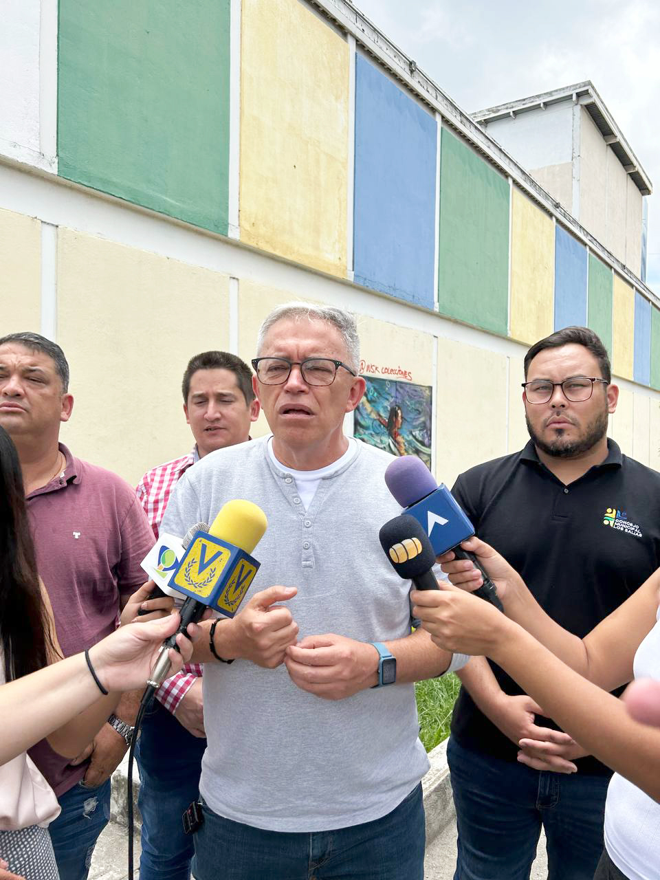 Oscar Olivares hará un mural con 100 mil tapas en Los Salias