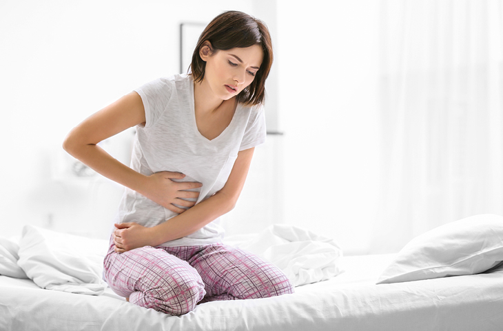 Síntomas del cáncer de ovarios pueden confundirse con indigestión