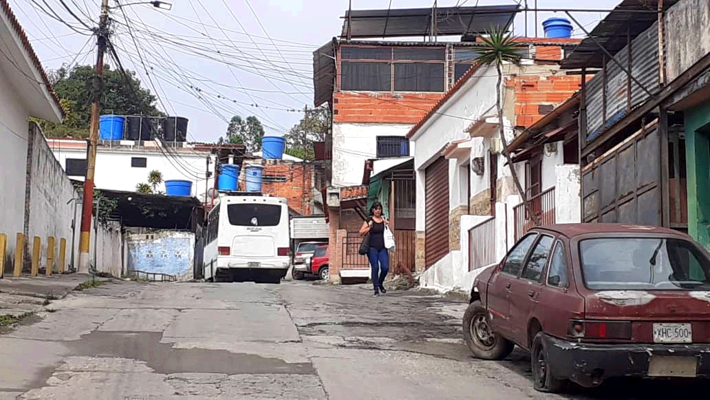 Vías de El Panadero son un calvario para autobuseros