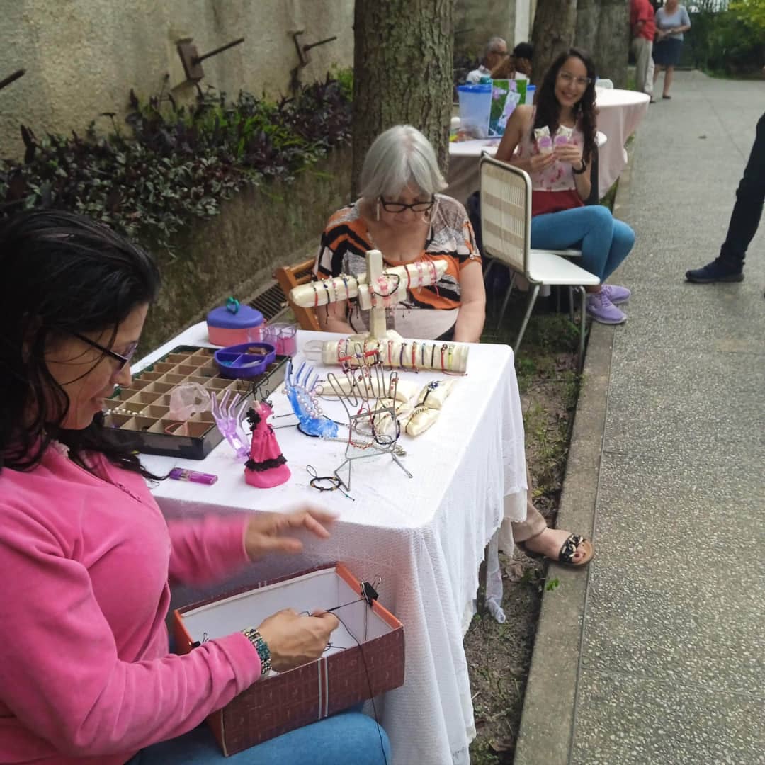 Bazar de emprendedores en La Cima