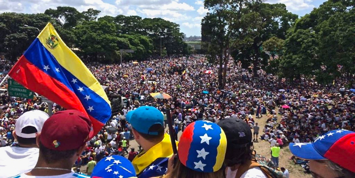 Líderes opositores deben reconectar con los venezolanos
