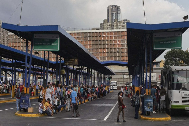 Descontento por eliminación de parada de Plaza Venezuela