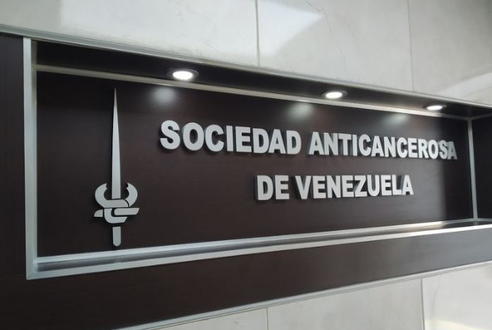 Síntomas del cáncer de ovario son inespecíficos