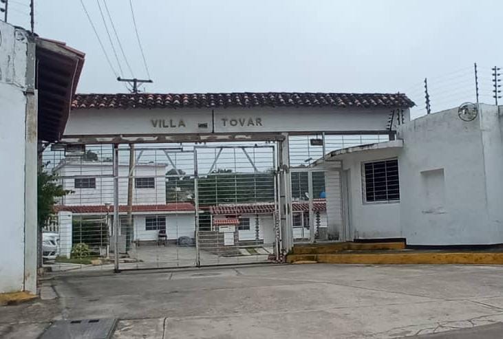 Pasan hasta ocho horas sin servicio eléctrico en Villa Tovar