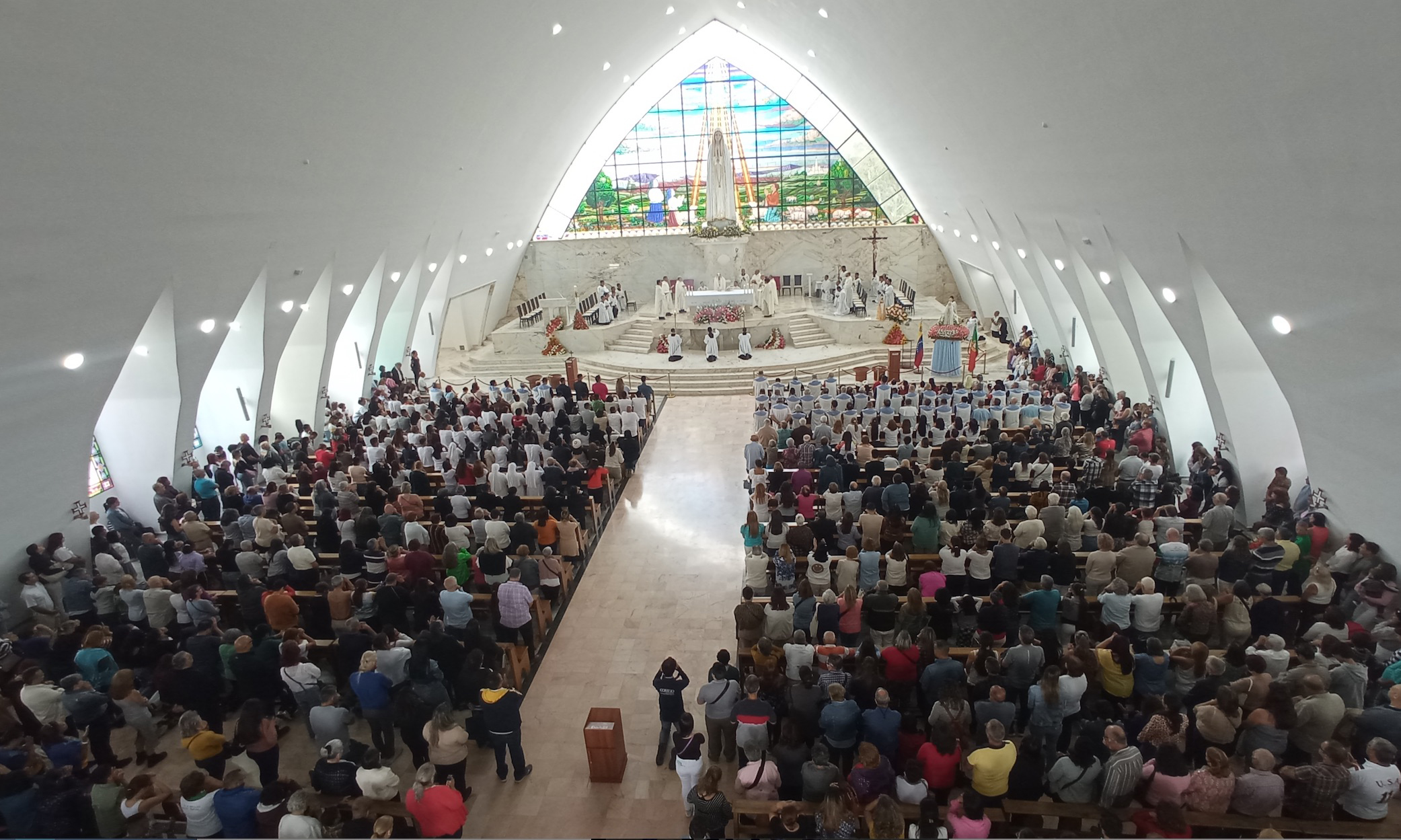 La Virgen de Fátima vuelve a congregar a miles de fieles